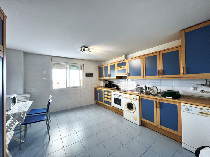 Image No.18-3 Bed Apartment for sale