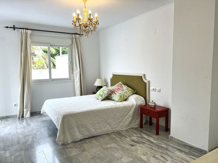 Image No.22-3 Bed Apartment for sale