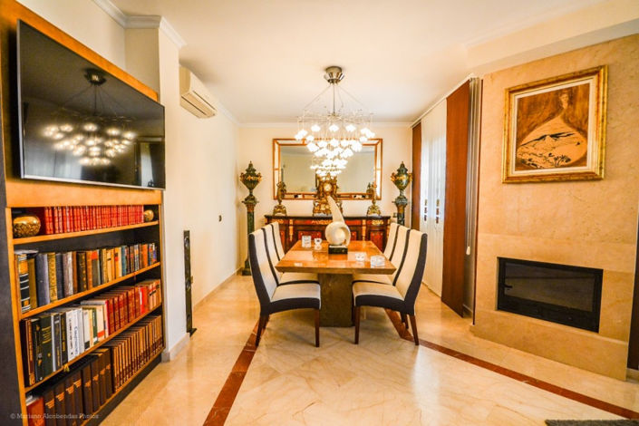 Image No.12-5 Bed Villa for sale