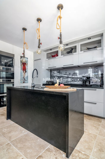 Image No.25-3 Bed Penthouse for sale