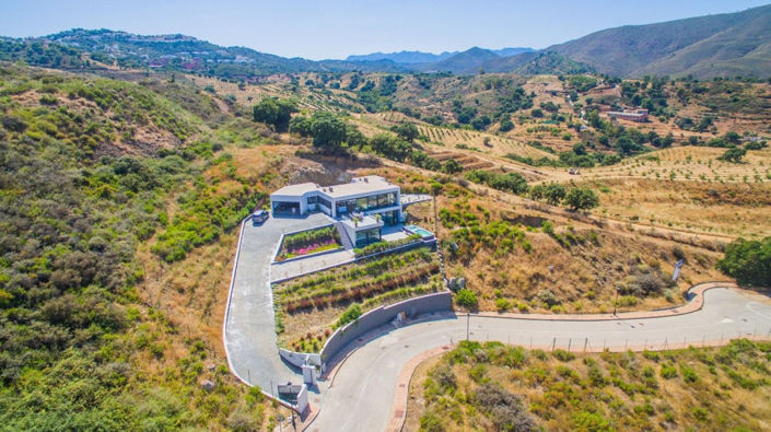 Image No.2-4 Bed Villa for sale