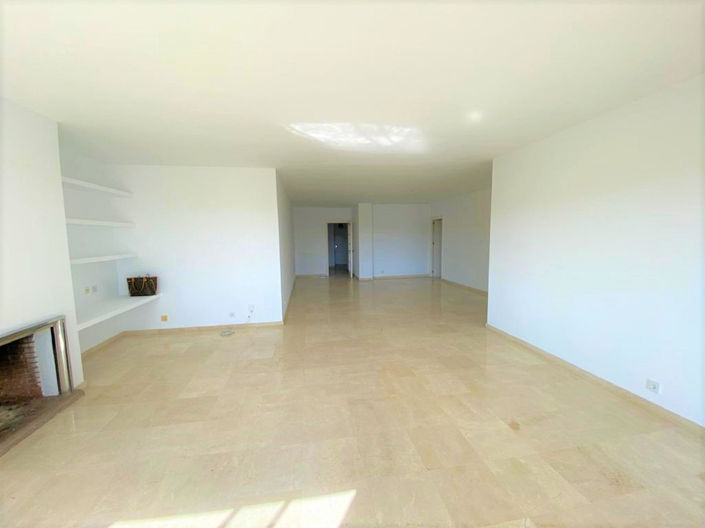 Image No.24-3 Bed Apartment for sale