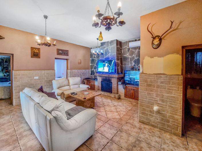 Image No.40-3 Bed Finca for sale