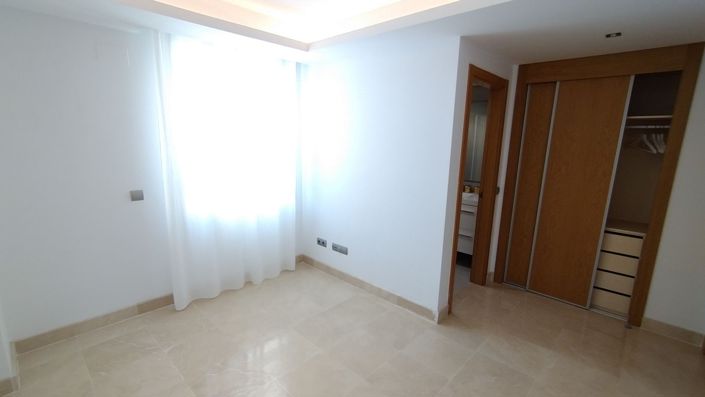 Image No.11-3 Bed Apartment for sale