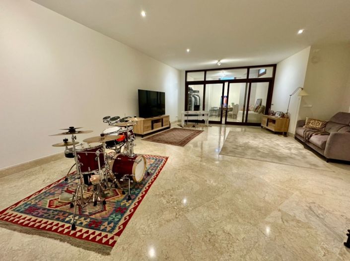 Image No.13-3 Bed Duplex for sale