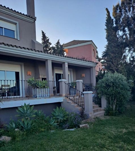 Image No.1-6 Bed Villa for sale