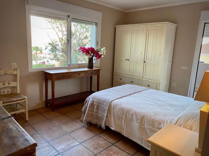 Image No.12-6 Bed Villa for sale