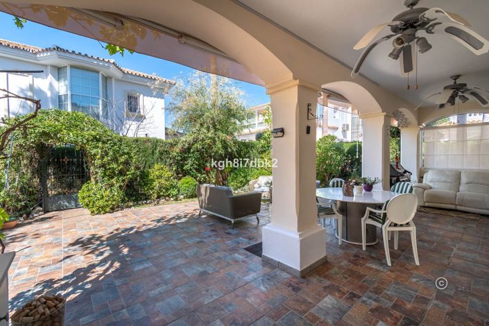 Image No.11-4 Bed Villa for sale