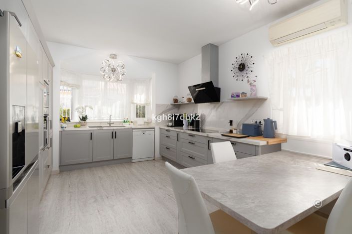 Image No.18-4 Bed Villa for sale