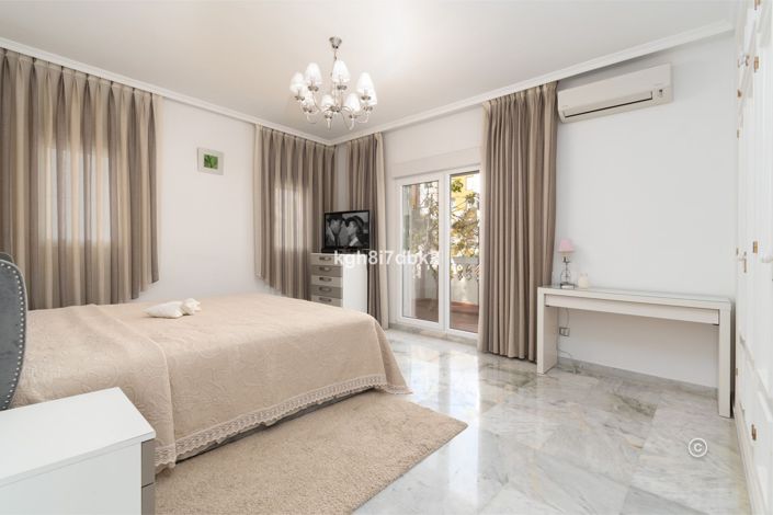 Image No.22-4 Bed Villa for sale