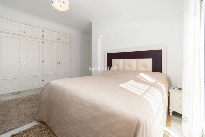 Image No.24-4 Bed Villa for sale