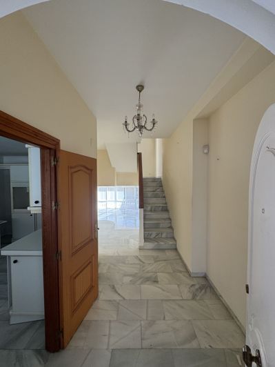 Image No.11-4 Bed Townhouse for sale