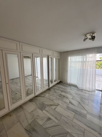 Image No.13-4 Bed Townhouse for sale