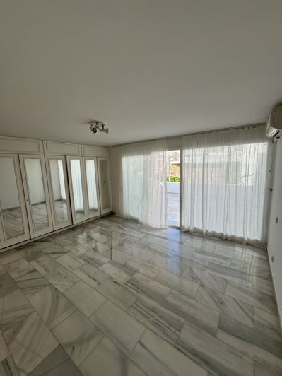 Image No.14-4 Bed Townhouse for sale