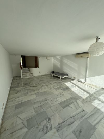 Image No.16-4 Bed Townhouse for sale