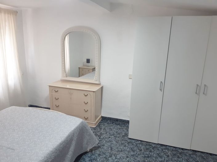 Image No.18-3 Bed Townhouse for sale