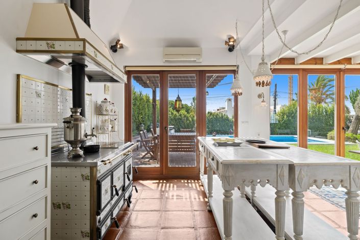 Image No.15-6 Bed Villa for sale