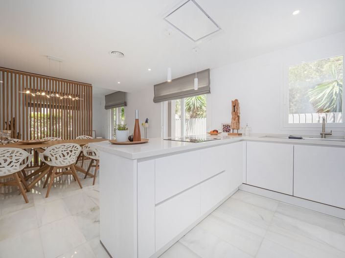 Image No.17-5 Bed Villa for sale