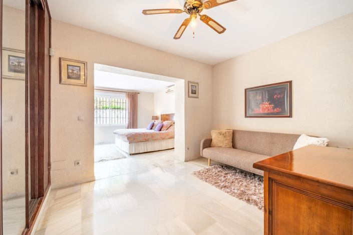 Image No.14-4 Bed Villa for sale