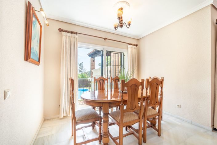 Image No.19-4 Bed Villa for sale