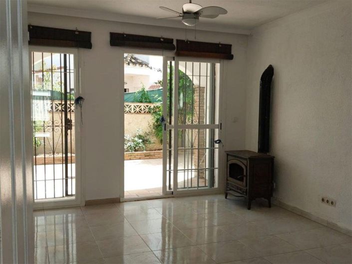 Image No.12-4 Bed Townhouse for sale