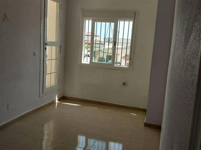 Image No.13-4 Bed Townhouse for sale