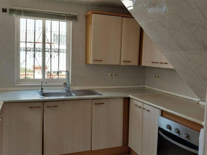 Image No.14-4 Bed Townhouse for sale