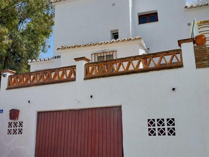 Image No.8-4 Bed Townhouse for sale