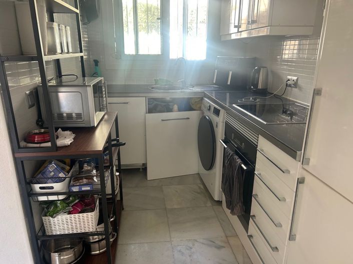 Image No.10-4 Bed Townhouse for sale