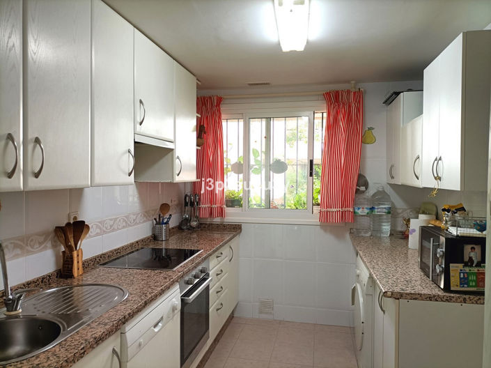 Image No.8-3 Bed Apartment for sale