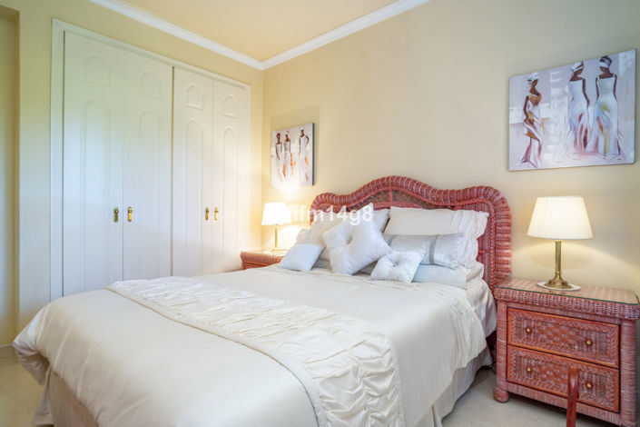 Image No.20-2 Bed Apartment for sale