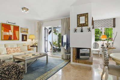 6hjymitymok2-5bd7b9d04b45e33852eaf0ec6670150d