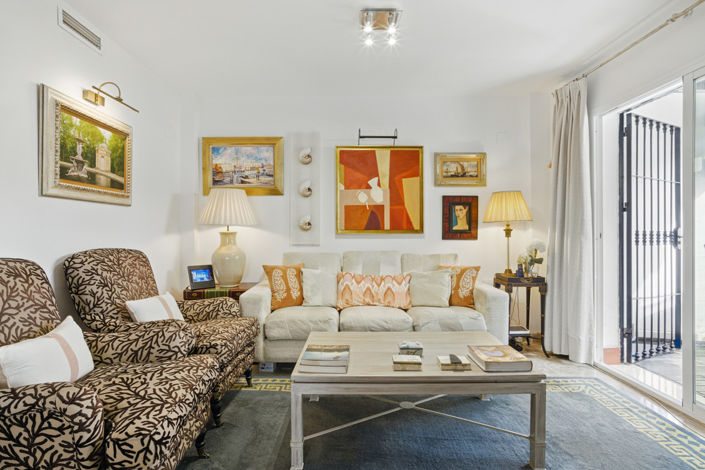 Image No.12-3 Bed Townhouse for sale