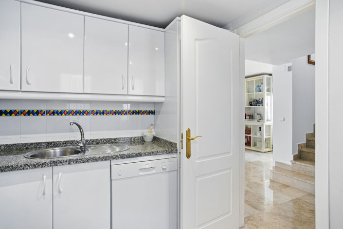 Image No.17-3 Bed Townhouse for sale