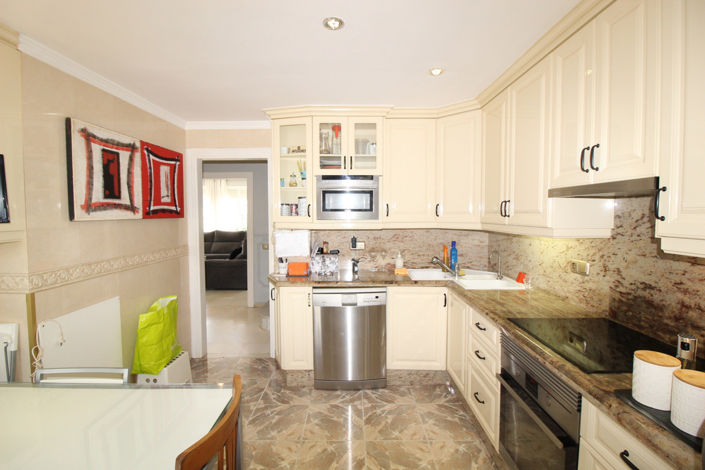 Image No.14-3 Bed Townhouse for sale