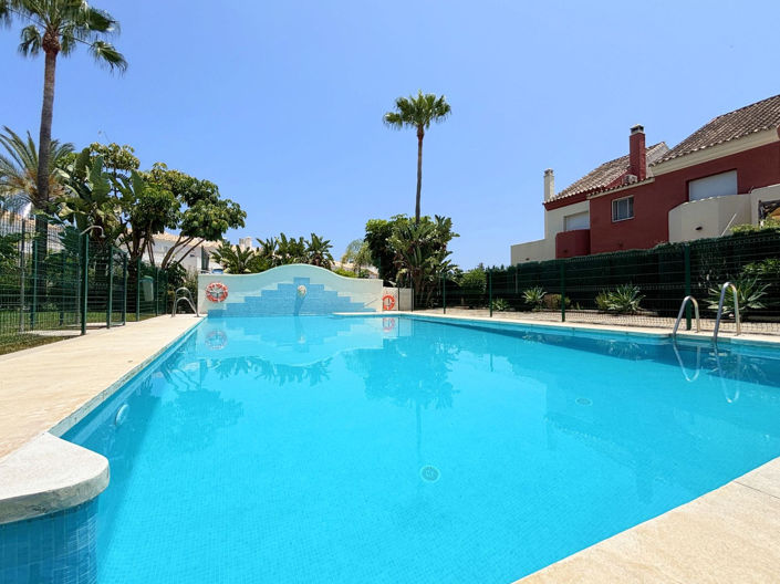 Image No.1-3 Bed Townhouse for sale
