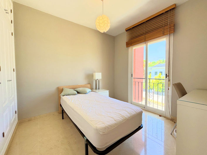 Image No.20-3 Bed Townhouse for sale