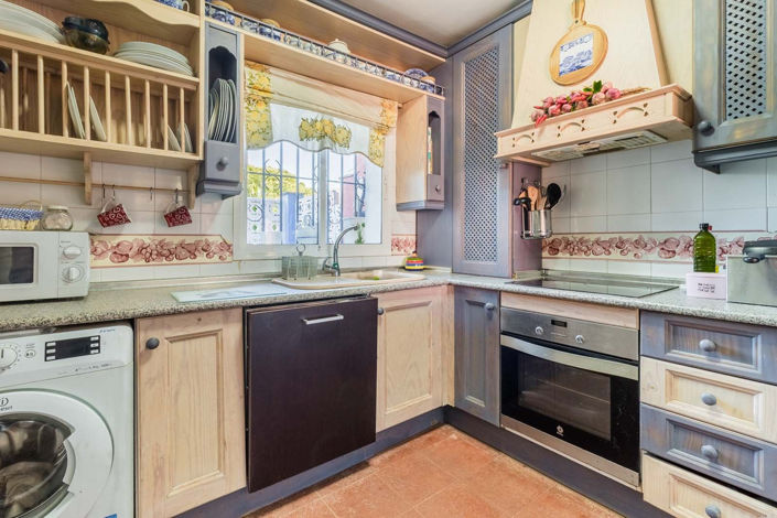 Image No.11-3 Bed Townhouse for sale