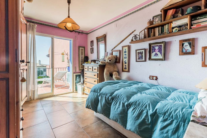 Image No.13-3 Bed Townhouse for sale