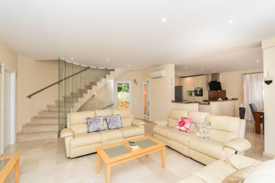 woo3rdjsp2r7-aa4cc561180b369757c0bb4af9886cd3