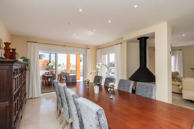 aezbumc9gxj8-e64a9055bba3e77ac8aca3b893cdf826