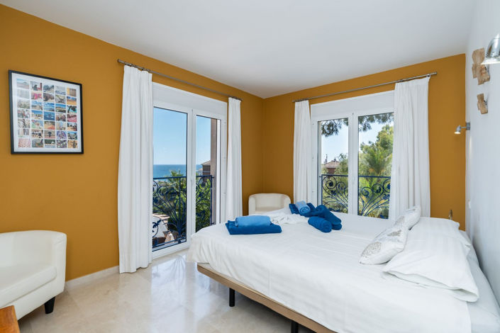 Image No.17-5 Bed Villa for sale