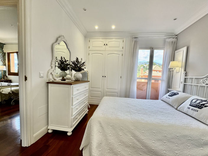 Image No.40-5 Bed Villa for sale