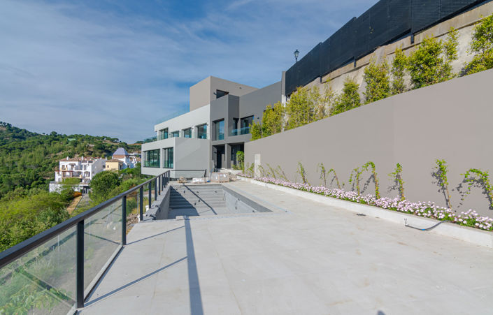 Image No.11-7 Bed Villa for sale