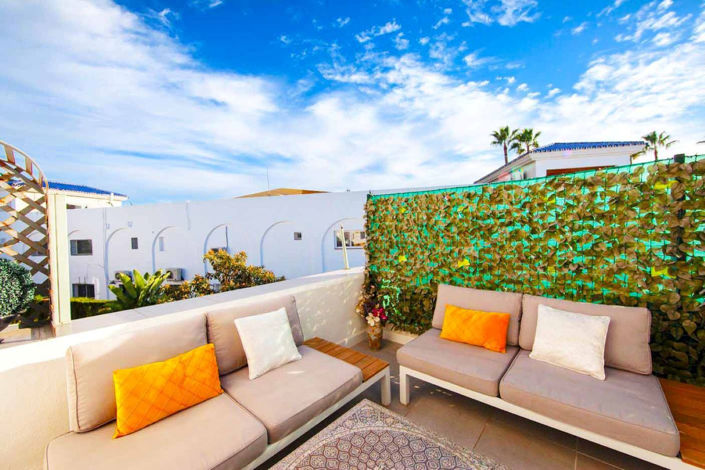 Image No.10-4 Bed Townhouse for sale