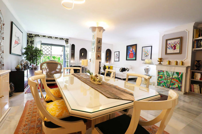 Image No.14-4 Bed Townhouse for sale