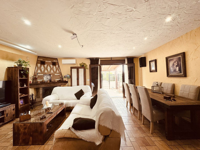 Image No.11-3 Bed Townhouse for sale