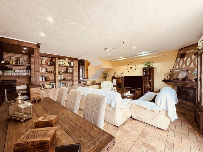 Image No.12-3 Bed Townhouse for sale