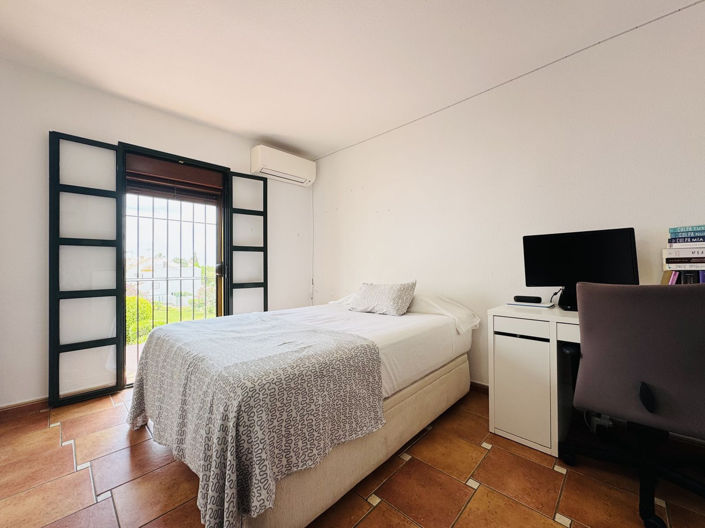 Image No.17-3 Bed Townhouse for sale