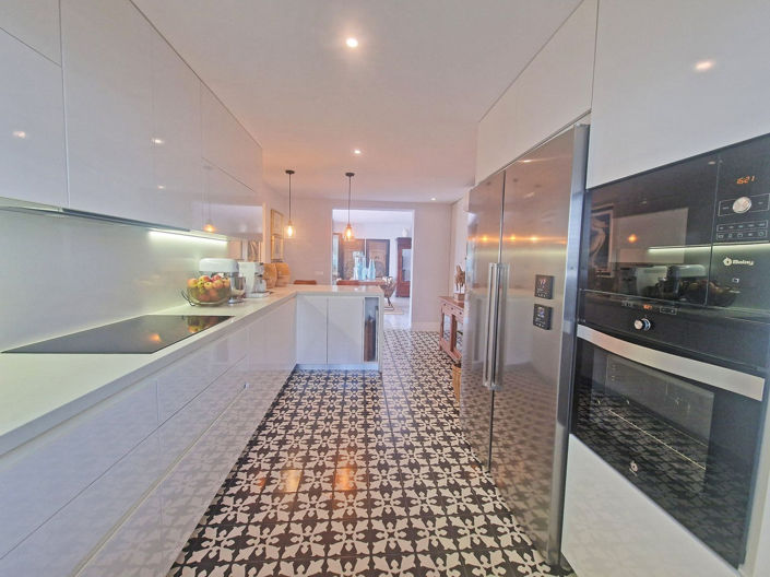 Image No.25-4 Bed Townhouse for sale